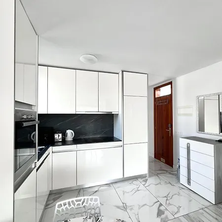 Modern Américas Troya * Costa Adeje (Tenerife)